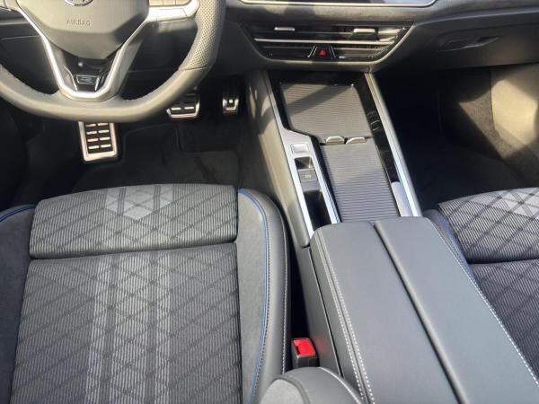 Volkswagen Passat R-Line, sofort greifbar!