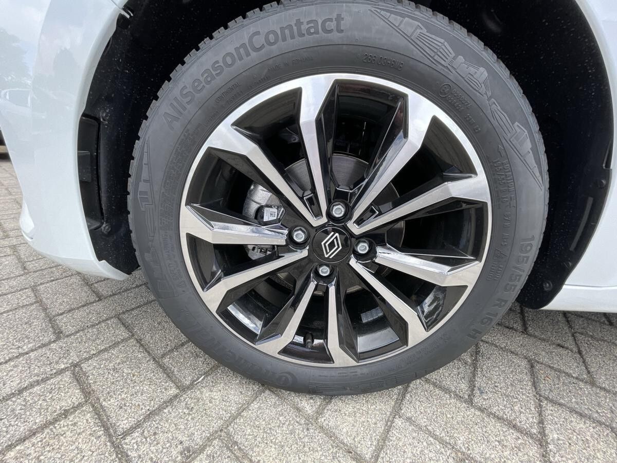 Renault Clio TCe90 Techno WinterPaket Ganzjahresbereifung