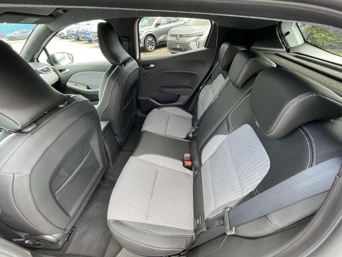 Renault Clio TCe90 Techno WinterPaket Ganzjahresbereifung