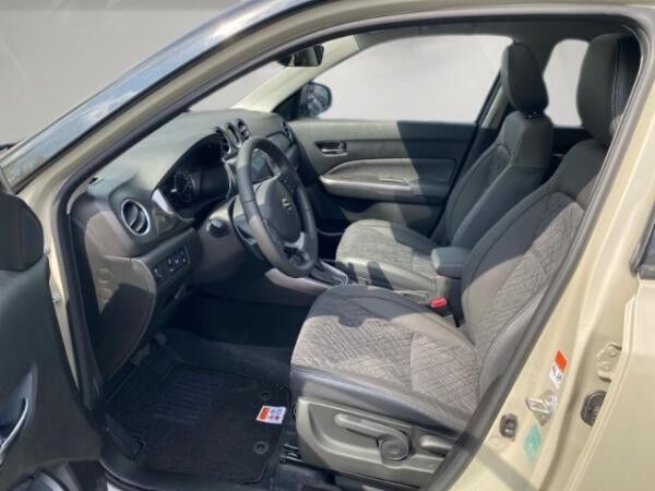 Suzuki Vitara Comfort+ 1.5 Hybrid Panoramadach + Navi + Rückfahrkamera