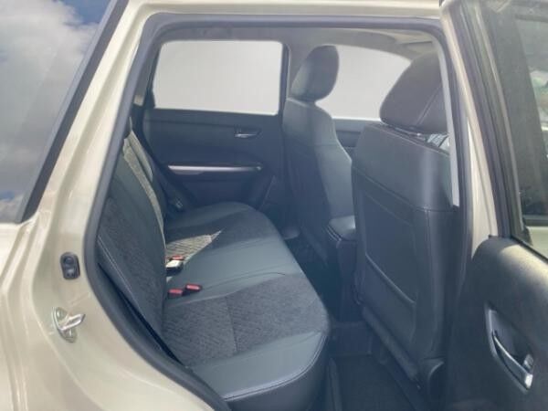 Suzuki Vitara Comfort+ 1.5 Hybrid Panoramadach + Navi + Rückfahrkamera