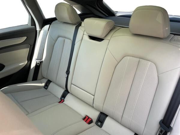 Audi A6 Avant Avant TDI quattro S troni