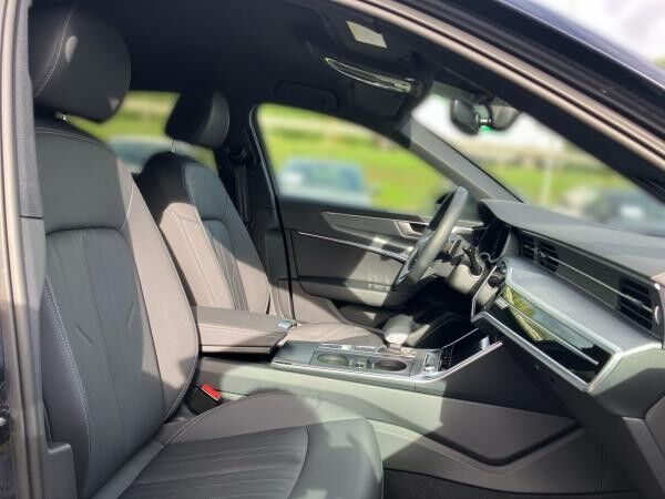 Audi A6 Limousine advanced 45 TFSI quattro / Matrix