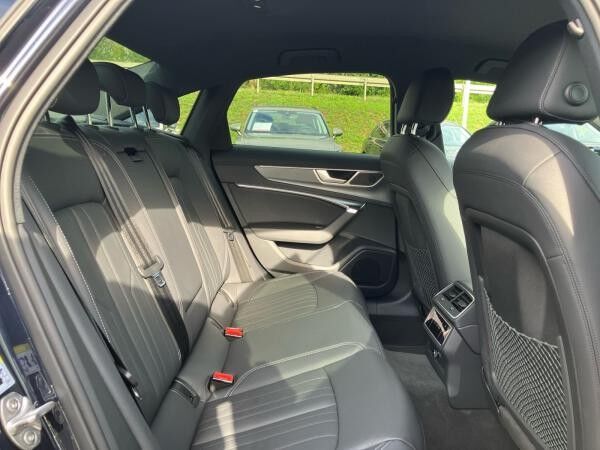 Audi A6 Limousine advanced 45 TFSI quattro / Matrix