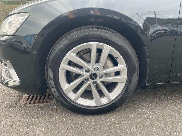 Audi A6 Limousine advanced 40 TDI quattro / Matrix