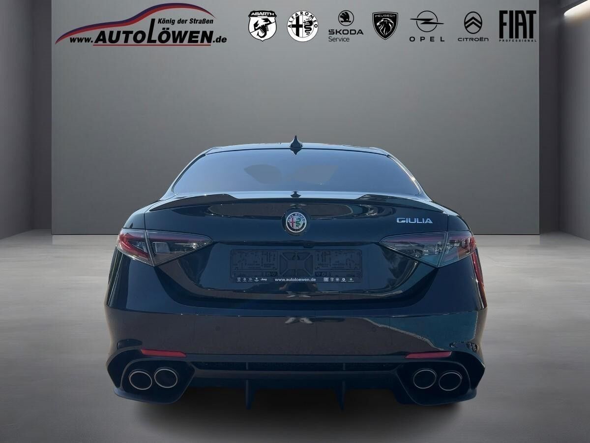 Alfa Romeo Giulia Quadrifoglio MY24 2.9 V6 - Akrapovic Abgasanlage *Sofort Verfügbar*