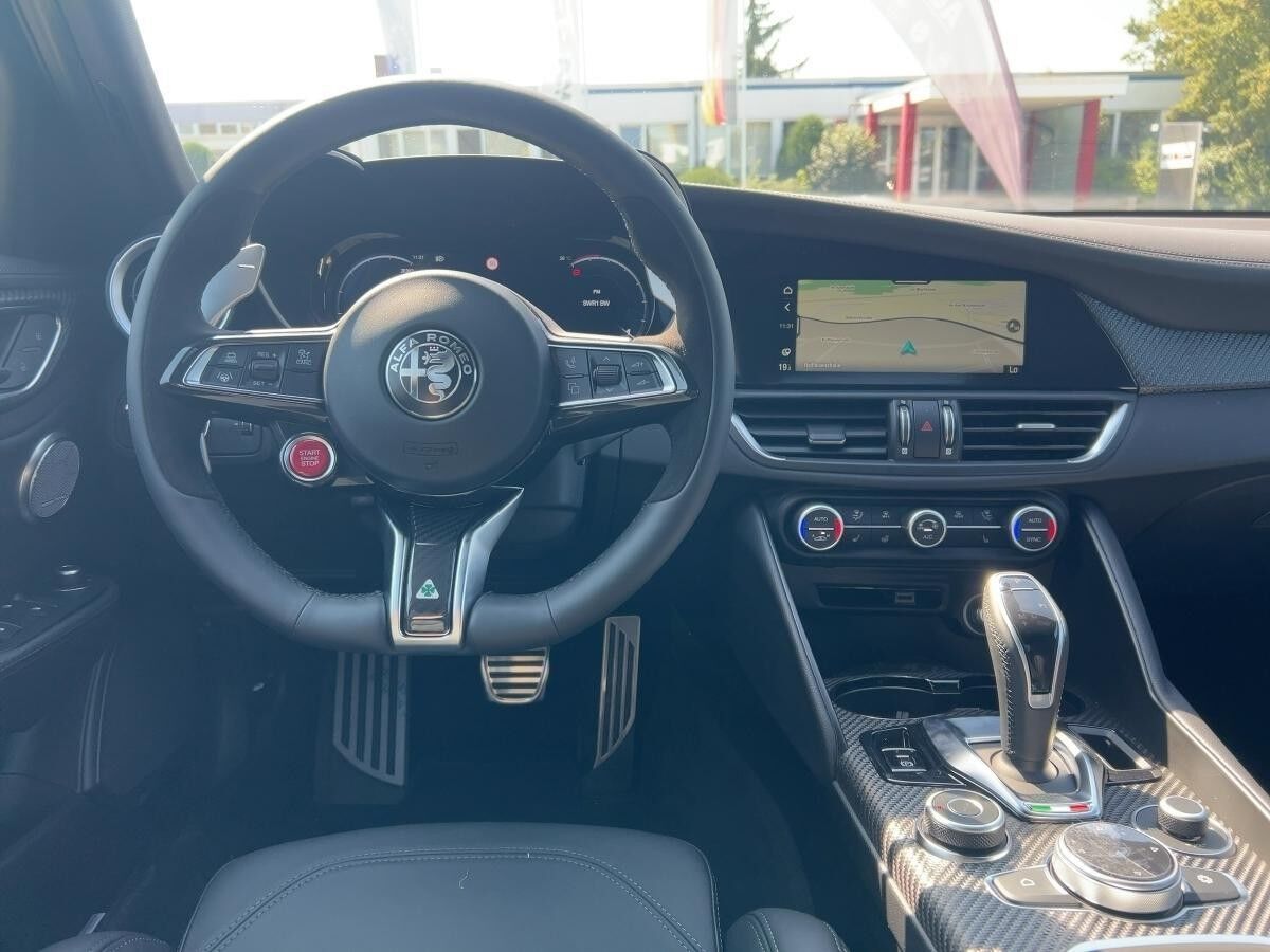 Alfa Romeo Giulia Quadrifoglio MY24 2.9 V6 - Akrapovic Abgasanlage *Sofort Verfügbar*