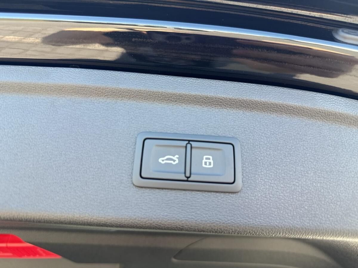 Audi RS3 RS 3 Sportback S tr. PANO RS-Abgas Matrix HUD