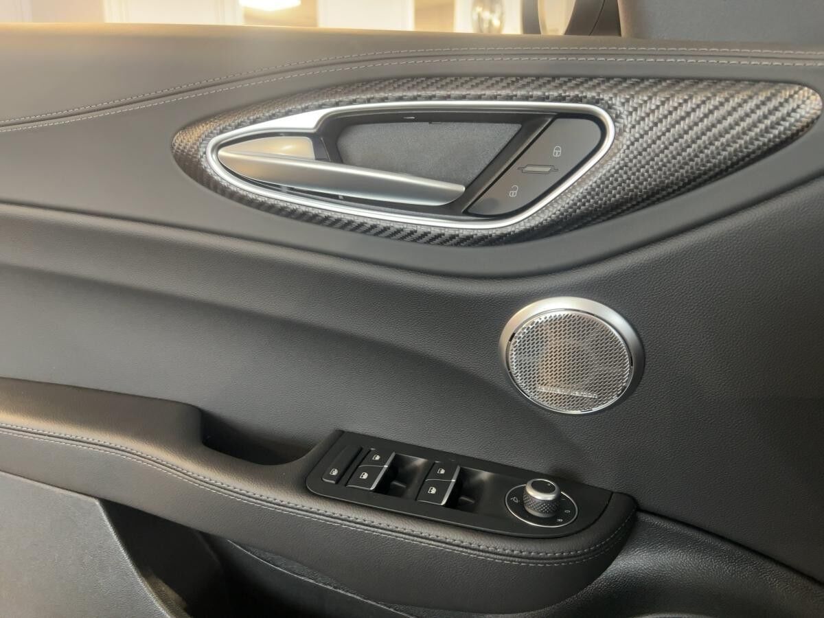 Alfa Romeo Giulia Quadrifoglio MY24 2.9 V6 - Technologie Paket *Sofort Verfügbar*