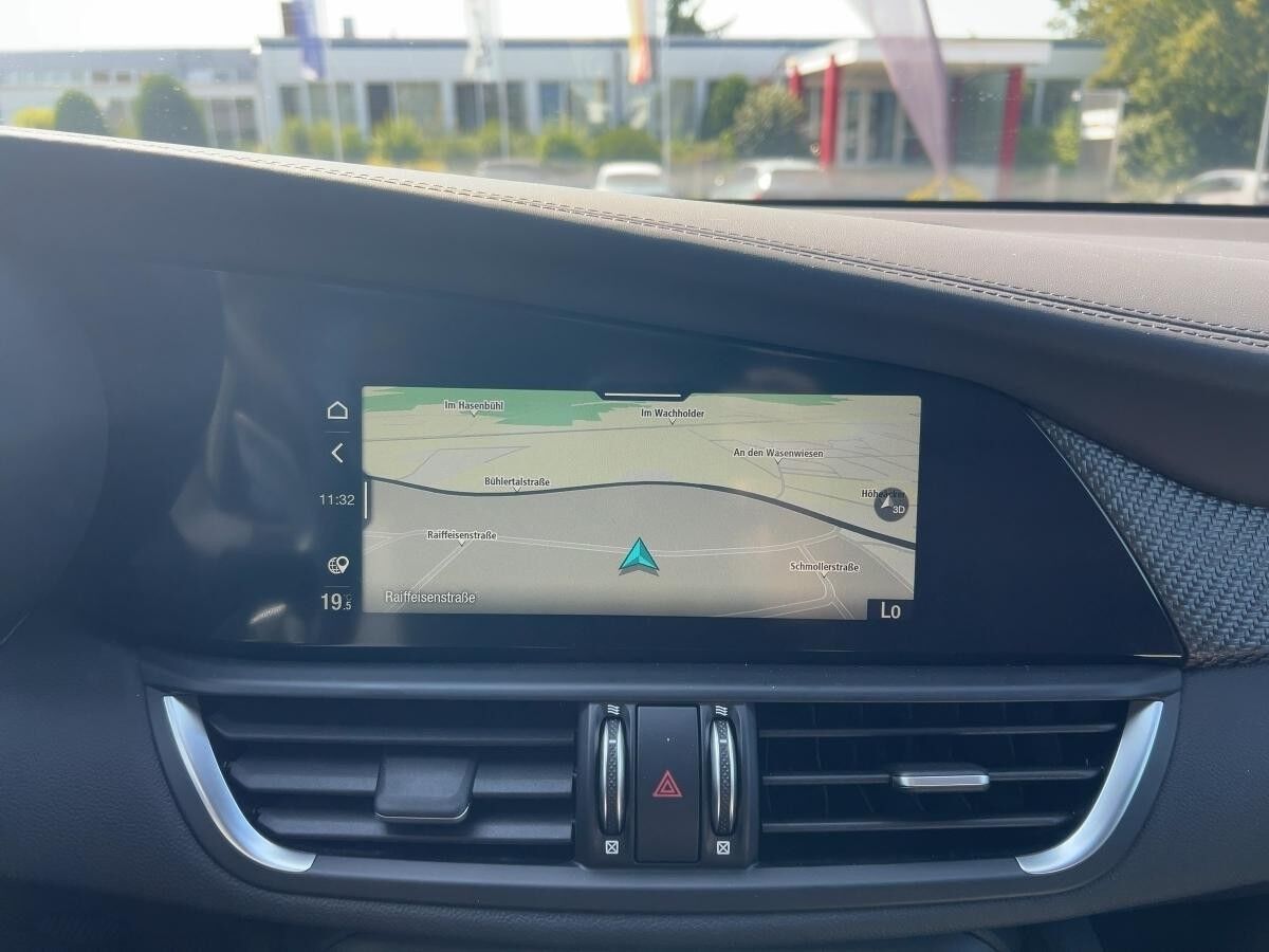 Alfa Romeo Giulia Quadrifoglio MY24 2.9 V6 - Navi Kamera *Sofort Verfügbar*