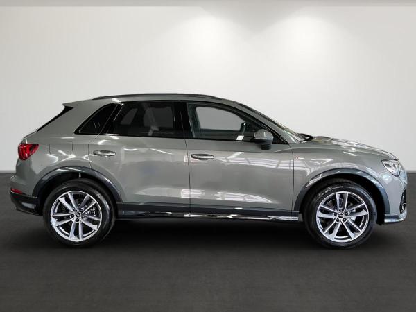 Audi Q3 S line Int. S LED Scheinw. MMI Navi Assistenzpaket Rückfahrkamera