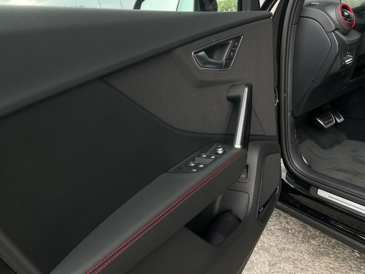 Audi Q2 S line 40 TFSI quattro Matrix Navi Kamera