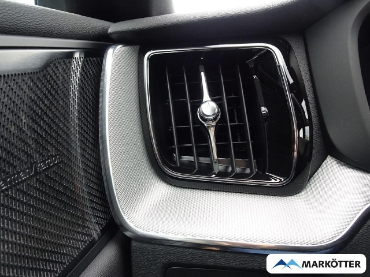 Volvo XC60 T6 AWD Plus Black Edition Recharge/SHZ/LED/