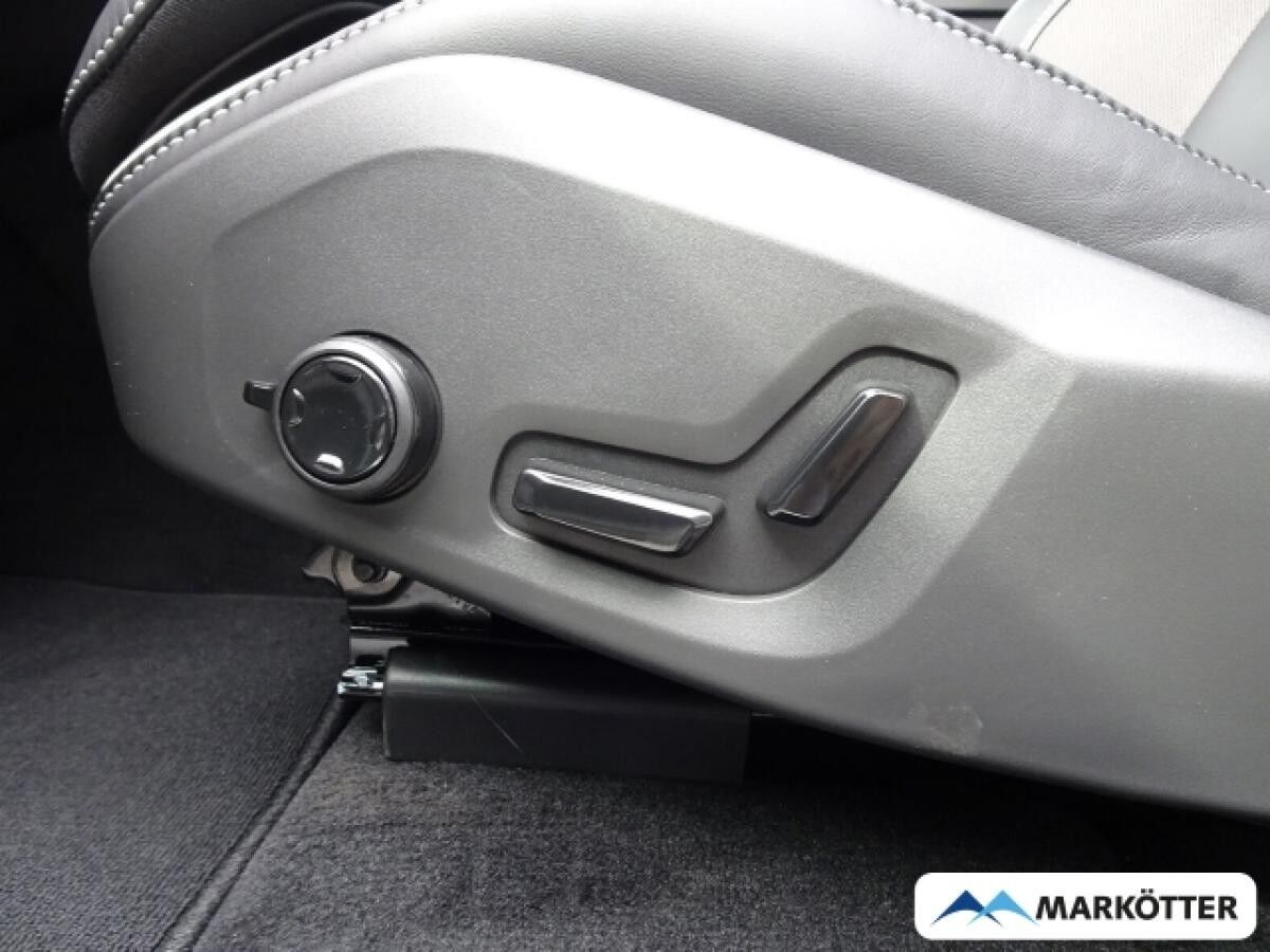 Volvo XC60 T6 AWD Plus Black Edition Recharge /AHK/LED