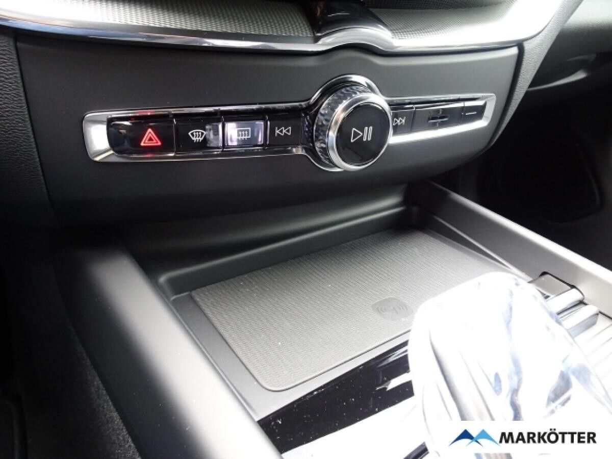 Volvo XC60 T6 AWD Plus Black Edition Recharge/LED/AHK/