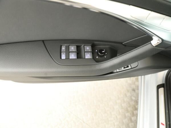 Audi A6 Avant 45 TFSI quattro S line *Pano*AHK*Matrix*