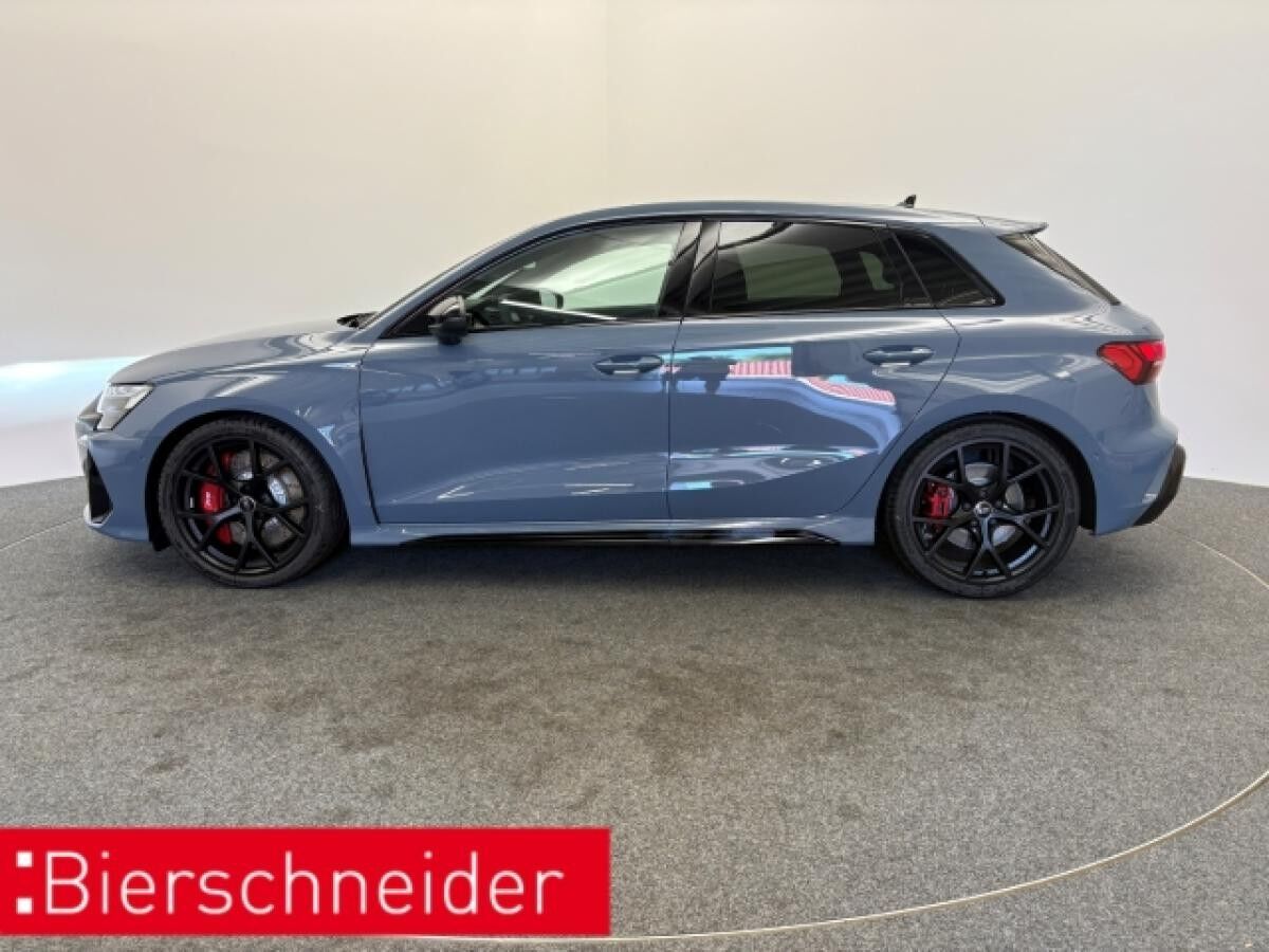 Audi RS3 Sportback GARANTIE EA8 PANO HEADUP SONOS 280KMH MATRIX NAVI LEDER KEYLESS PDC+KAMERA