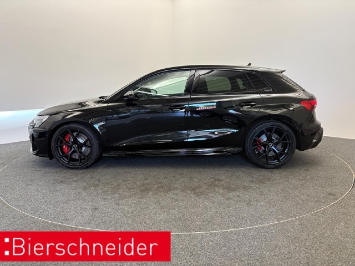 Audi RS3 Sportback GARANTIE EA8 PANO HEADUP SONOS 280KMH MATRIX NAVI LEDER KEYLESS PDC+KAMERA