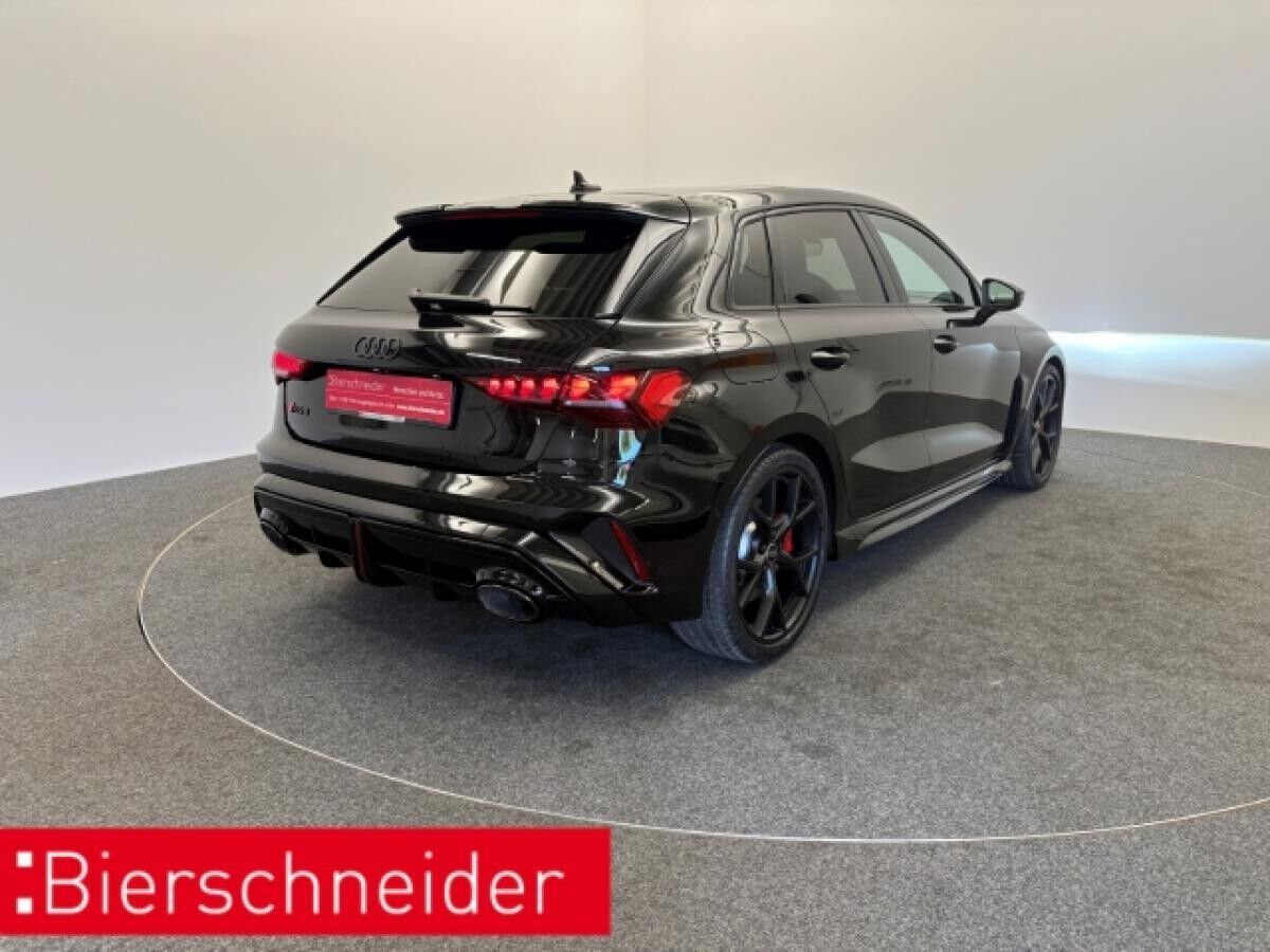 Audi RS3 Sportback GARANTIE EA8 PANO HEADUP SONOS 280KMH MATRIX NAVI LEDER KEYLESS PDC+KAMERA
