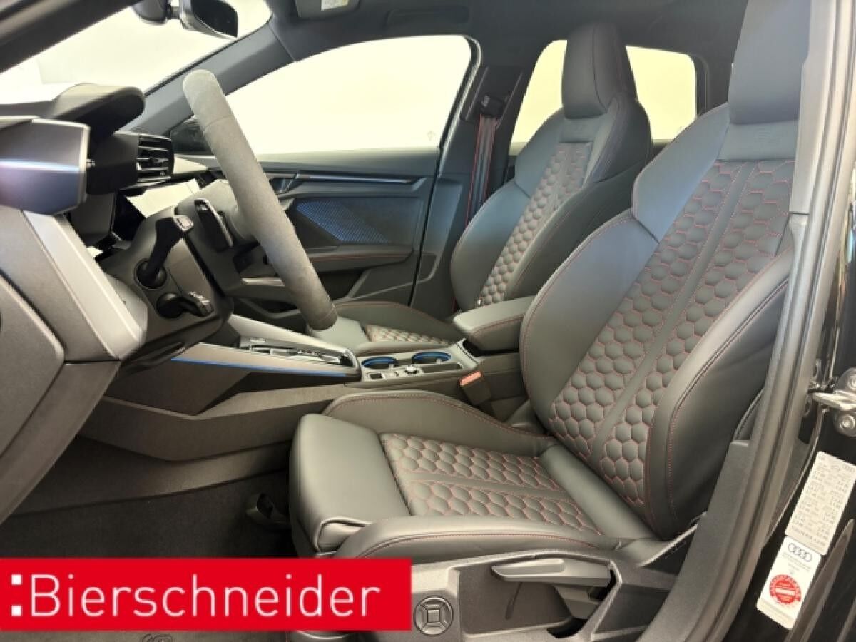 Audi RS3 Sportback GARANTIE EA8 PANO HEADUP SONOS 280KMH MATRIX NAVI LEDER KEYLESS PDC+KAMERA