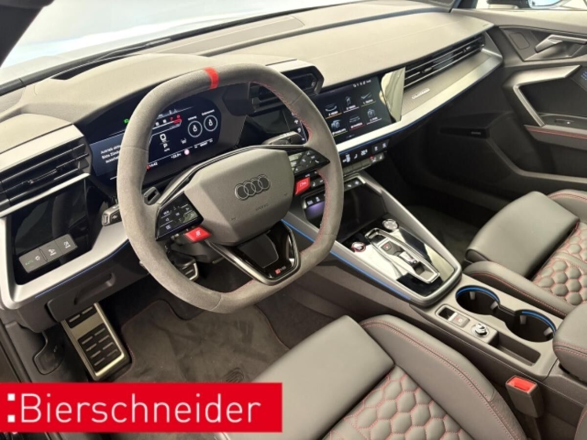 Audi RS3 Sportback GARANTIE EA8 PANO HEADUP SONOS 280KMH MATRIX NAVI LEDER KEYLESS PDC+KAMERA