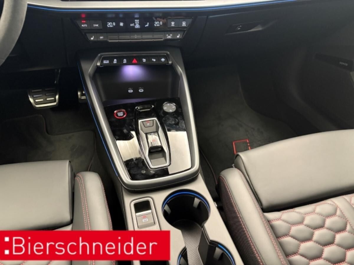 Audi RS3 Sportback GARANTIE EA8 PANO HEADUP SONOS 280KMH MATRIX NAVI LEDER KEYLESS PDC+KAMERA