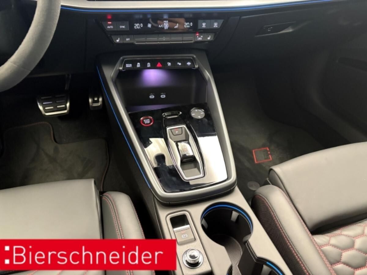 Audi RS3 Sportback GARANTIE EA8 PANO HEADUP SONOS 280KMH MATRIX NAVI LEDER KEYLESS PDC+KAMERA
