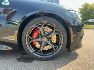 Alfa Romeo Giulia Quadrifoglio MY24 2.9 V6 -*Akrapovic*Navi*Sofort Verfügbar*