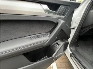 Audi Q5 S line 50 TFSI e quattro S tronic Audi Q5 S line 50 TFSI e quattro S tronic