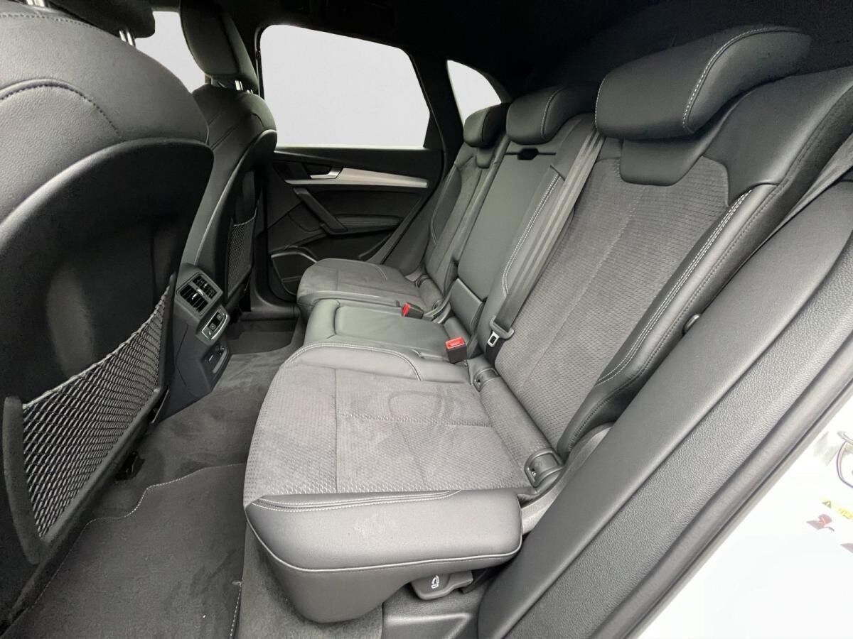 Audi Q5 S line 50 TFSI e quattro S tronic Audi Q5 S line 50 TFSI e quattro S tronic