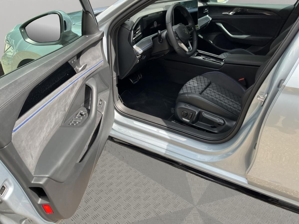 Volkswagen Passat Variant 2.0 TSI R-Line / SOFORT VERFÜGBAR !