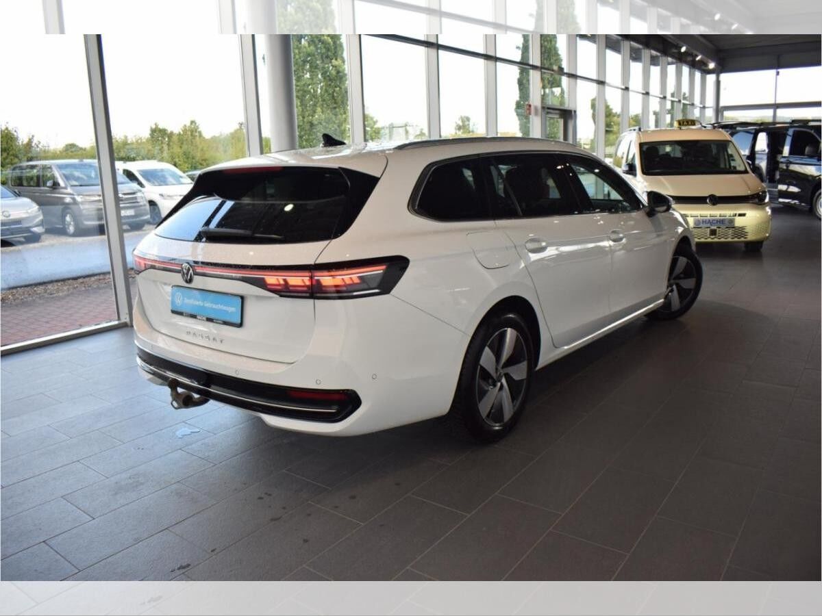 Volkswagen Passat Variant Elegance 2.0 TDI DSG AHK NAVI Volkswagen Passat Variant Elegance 2.0 TDI DSG AHK NAVI