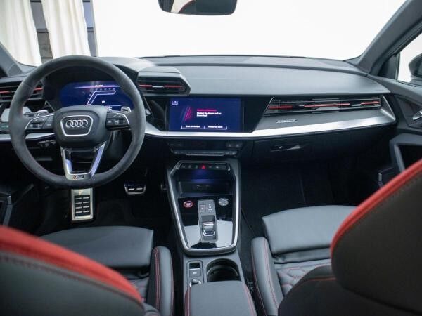 Audi RS3 Sportback 2.5 TFSI S-TRO*QUA*ACC*B&O*MATRIX