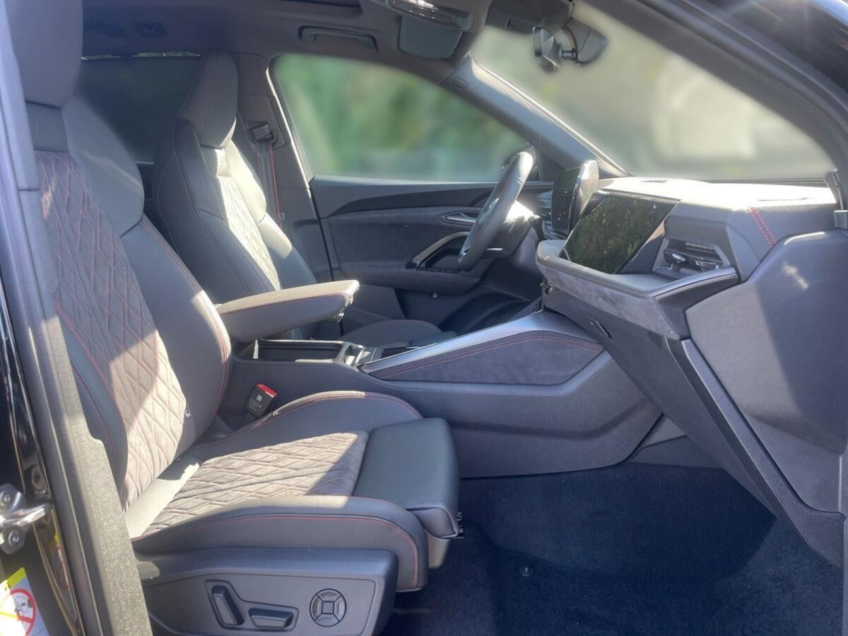 Audi Q5 SUV TDI quattro S tronic Audi Q5 SUV TDI quattro S tronic