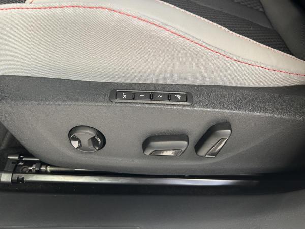 Skoda Elroq 85 First Edition DCC AHK Navi LED Massage