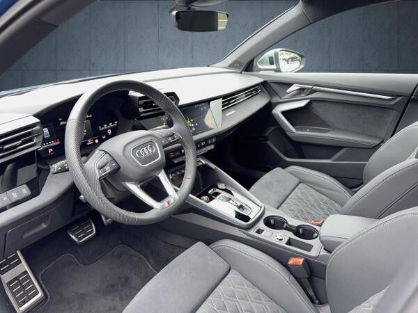 Audi S3 Limousine Akrapovic/Pano/sonos/Matrix/HuD/Kam