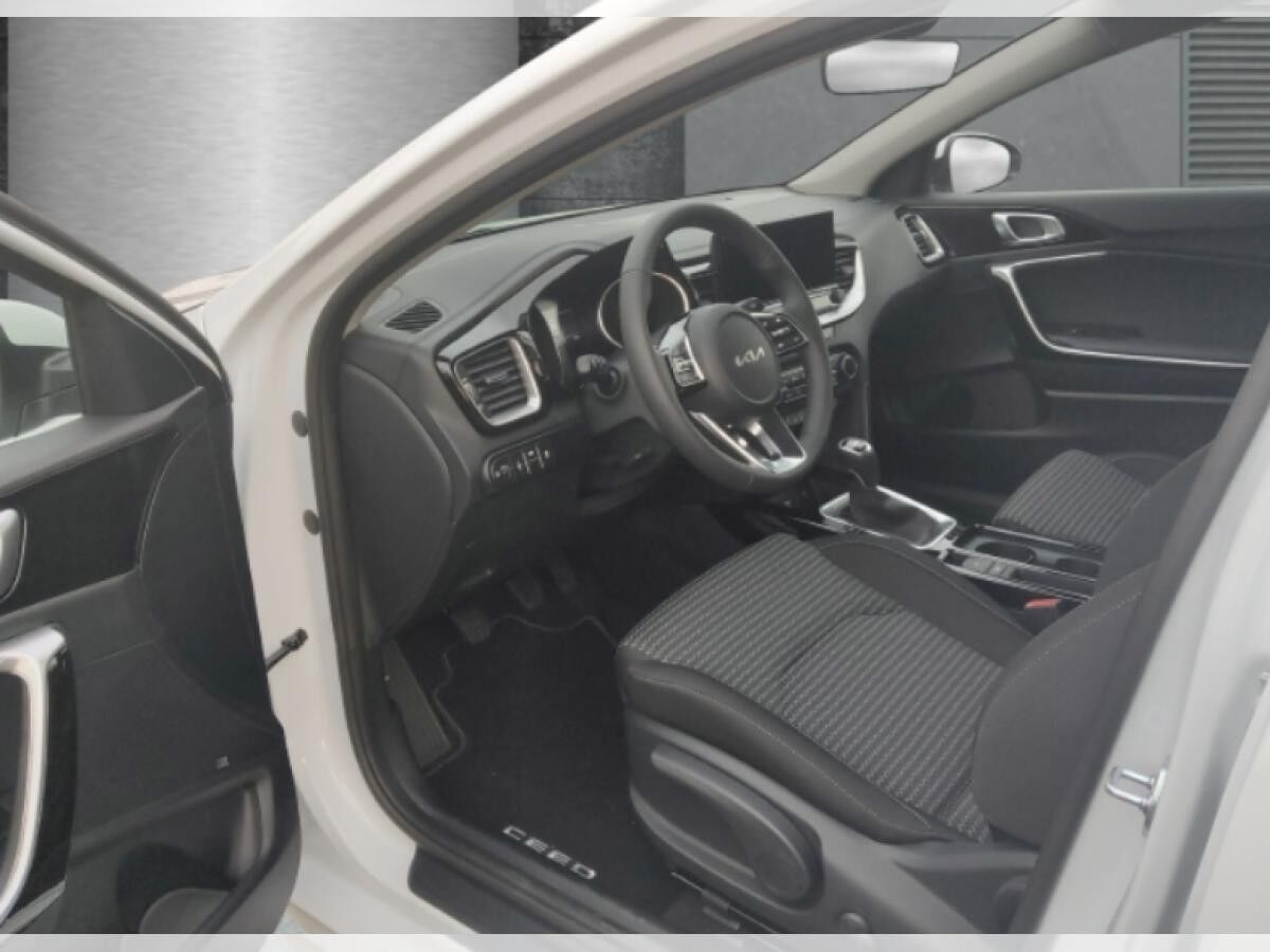 Kia Ceed 1.5T 140 SPIRIT inkl. TECHNOLOGIE-Paket