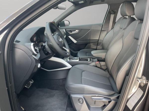 Audi Q2 S line 35 TDI qu. Matrix AHK Navi Teilleder