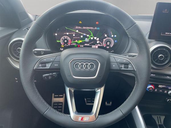 Audi Q2 S line 35 TDI qu. Matrix AHK Navi Teilleder