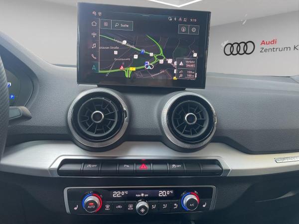 Audi Q2 S line 35 TDI qu. Matrix AHK Navi Teilleder