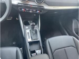 Audi Q2 S line 35 TDI qu. Matrix AHK Navi Teilleder