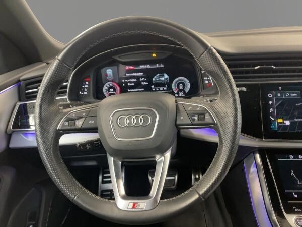 Audi Q8 S line 55 TFSI quattro Pano Matrix AHK B&O Kamera