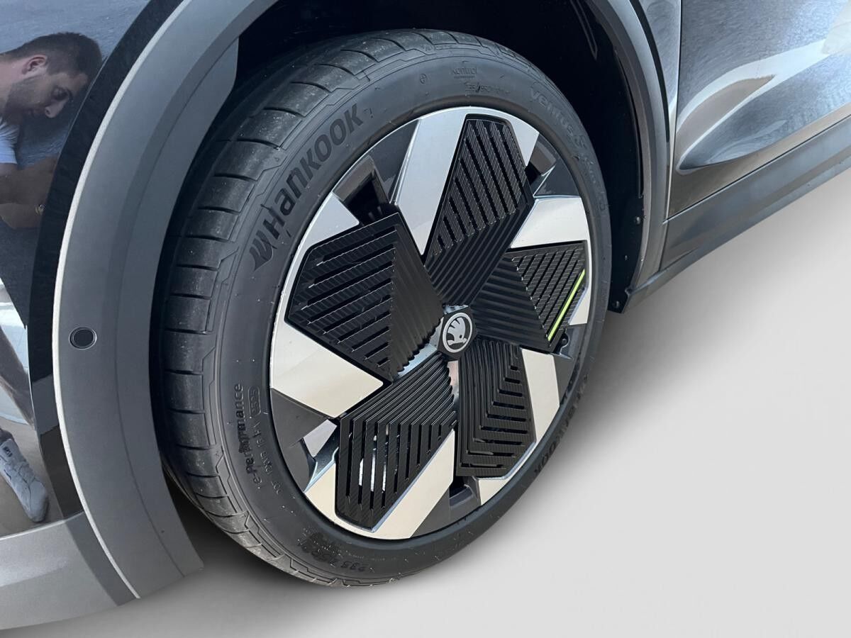 Skoda Elroq RS 4x4 AHK Wärmepumpe MAXX 21"Alu Skoda Elroq RS 4x4 AHK Wärmepumpe MAXX 21"Alu