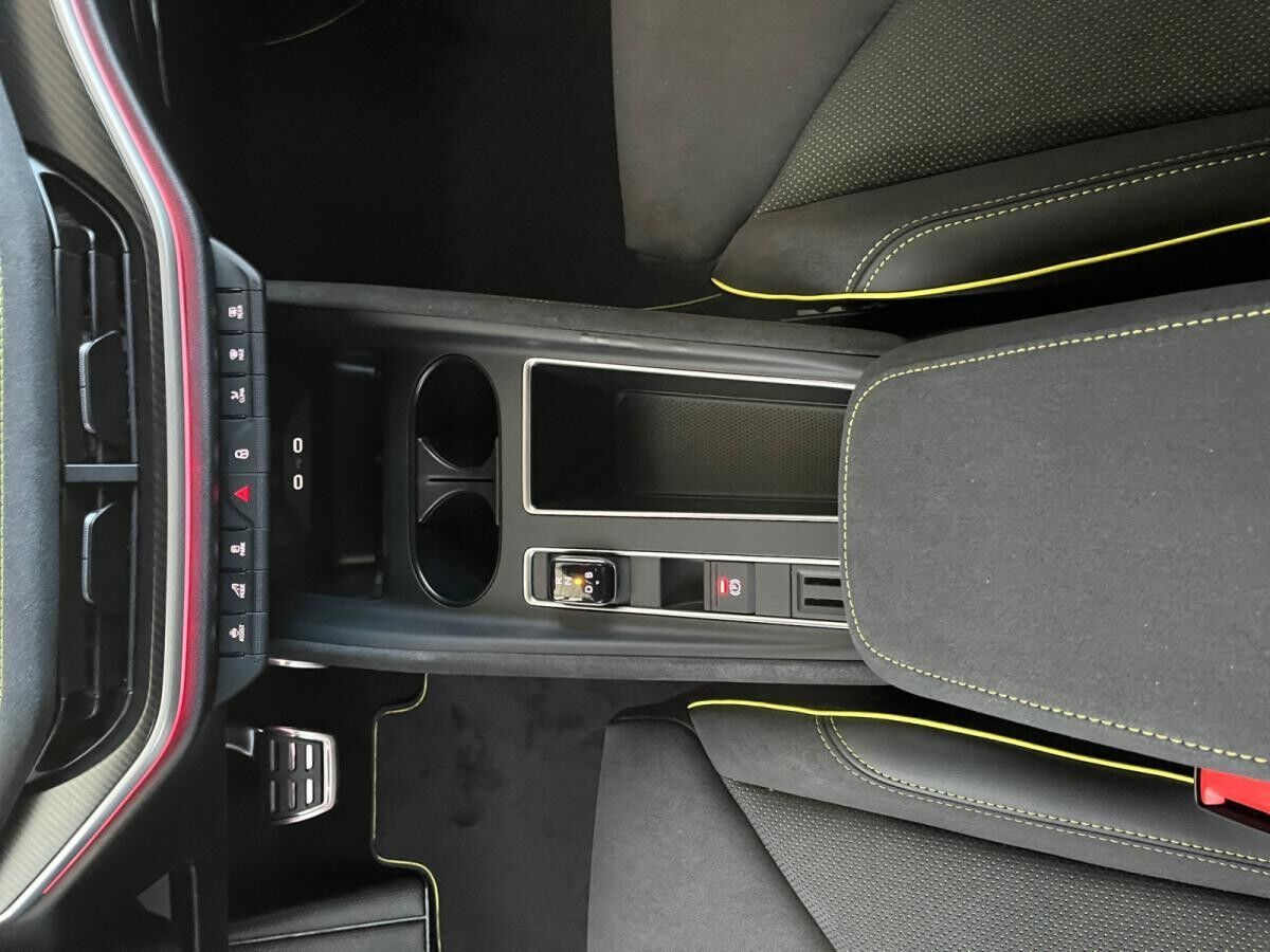 Skoda Elroq RS 4x4 AHK Wärmepumpe MAXX 21"Alu Skoda Elroq RS 4x4 AHK Wärmepumpe MAXX 21"Alu