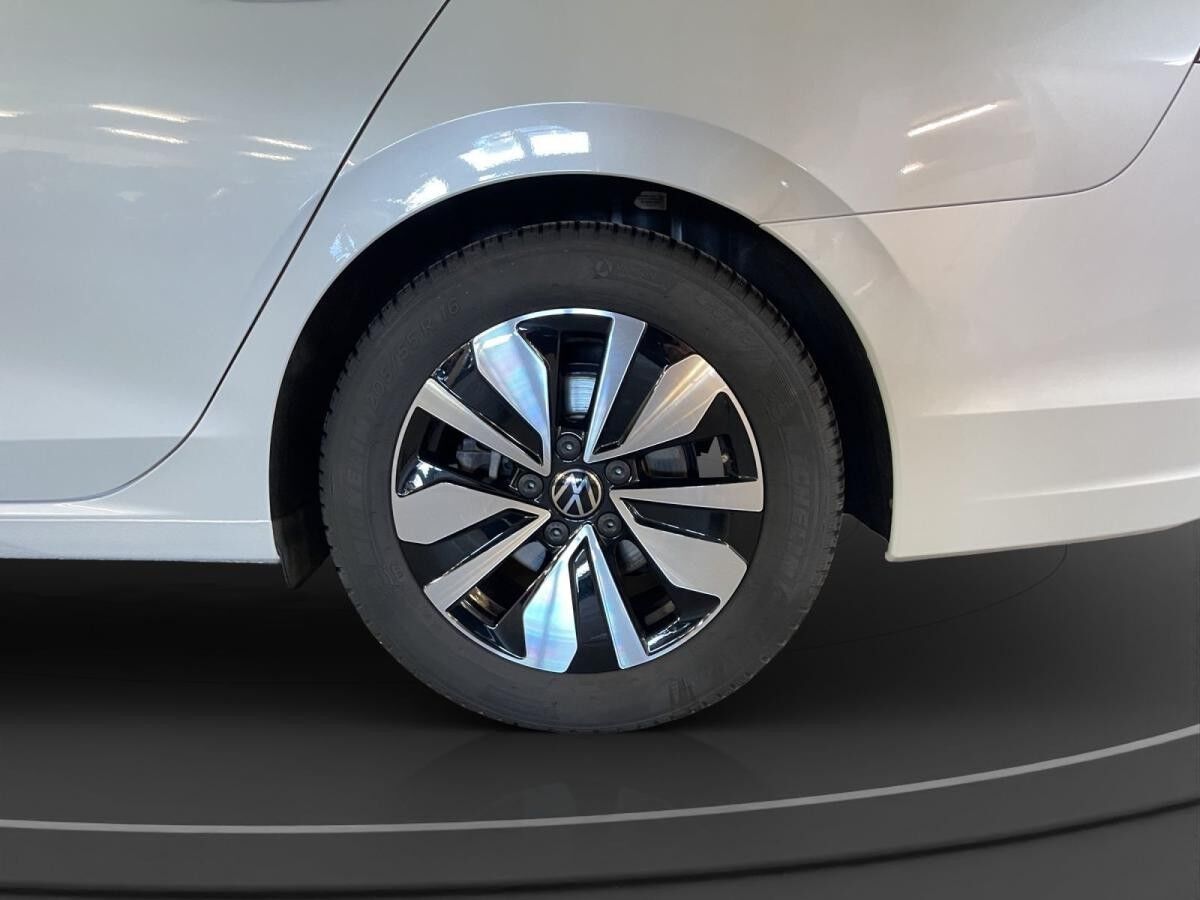 Volkswagen Golf VIII Variant 2.0 TDI Goal AHK Matrix Navi ACC