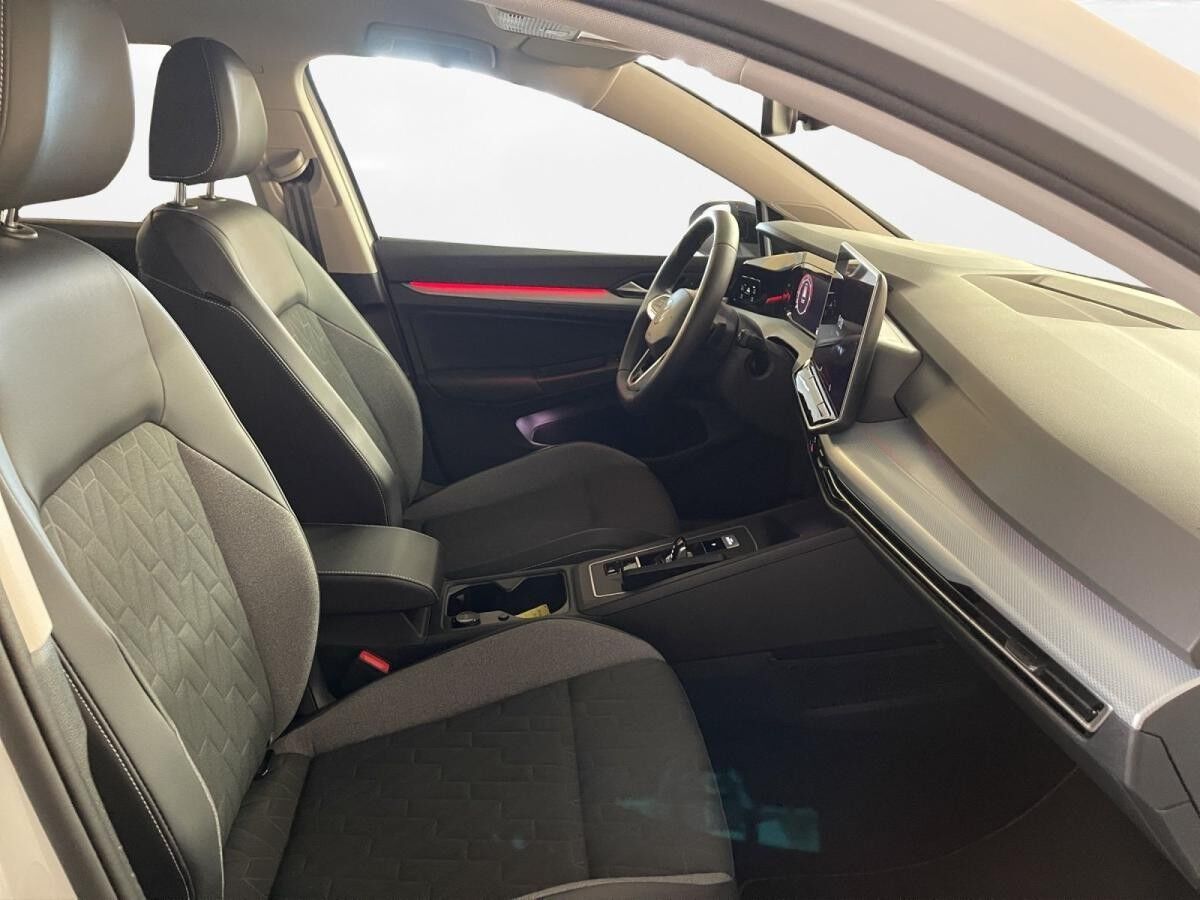 Volkswagen Golf VIII Variant 2.0 TDI Goal AHK Matrix Navi ACC