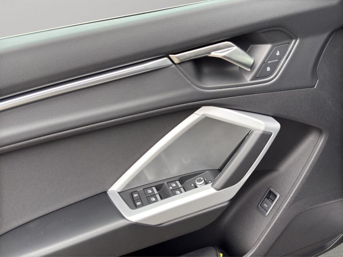 Audi Q3 advanced 35 TFSI S tronic+AHK+PANO+360°