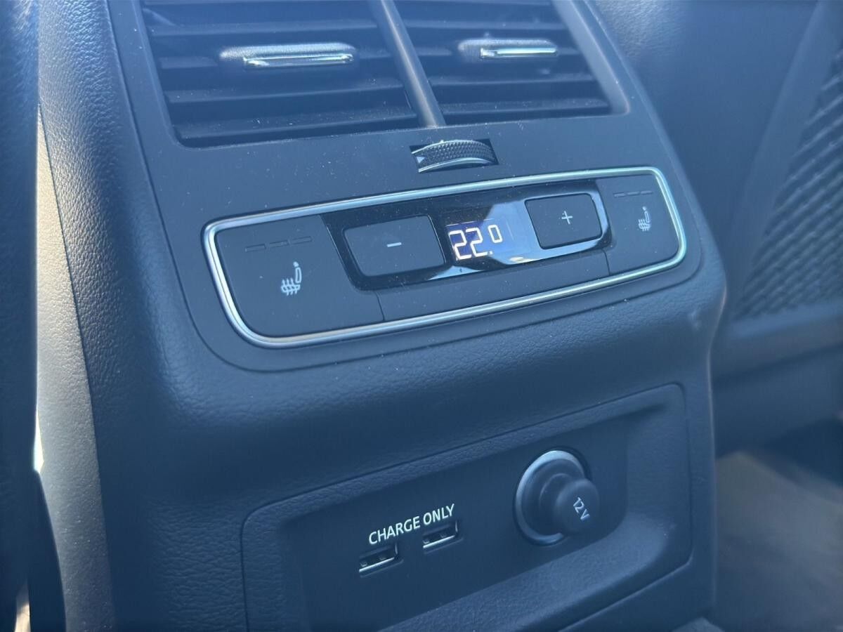 Audi A4 Avant 35 TDI S-tronic S line LED Virtual Cockpit Navi ACC AHK Audi A4 Avant 35 TDI S-tronic S line LED Virtual Cockpit Navi ACC AHK