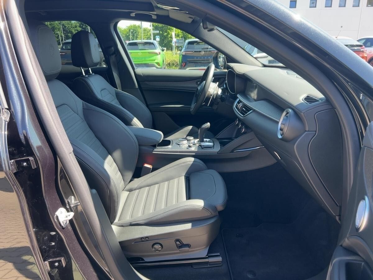 Alfa Romeo Stelvio Quadrifoglio MY24 2.9 - Panoramadach *Sofort Verfügbar*