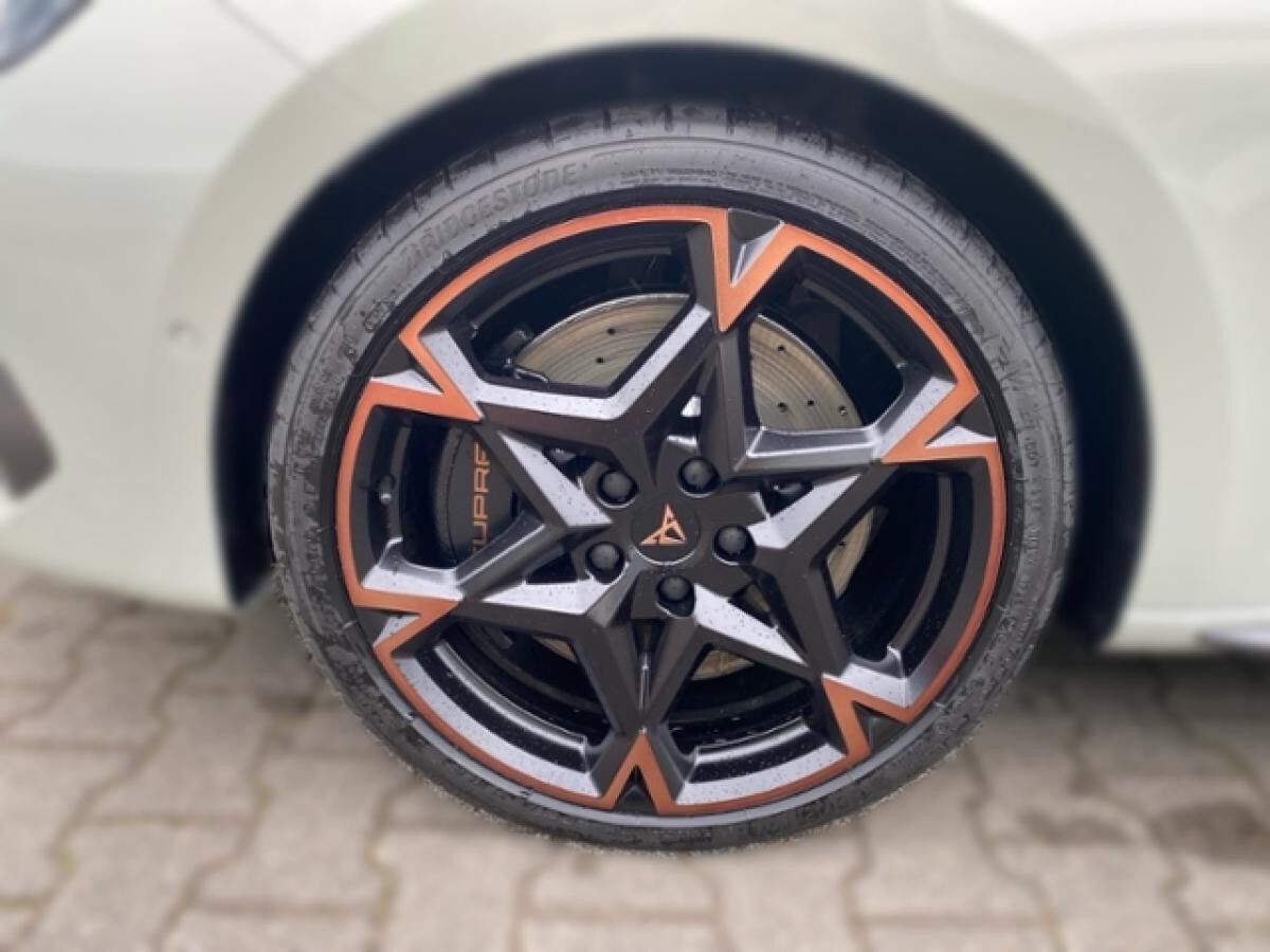 Cupra Leon VZ 2.0TSI 221kW (300 PS) *DSG*PANO*Matrix*Sennheiser*Travel-Ass.*Memory*Gewerbekunden*